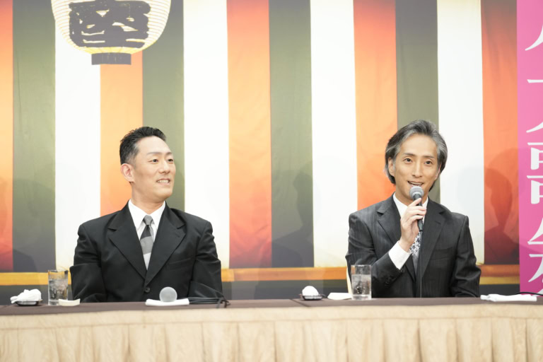 左から、中村勘九郎さん、中村七之助さん