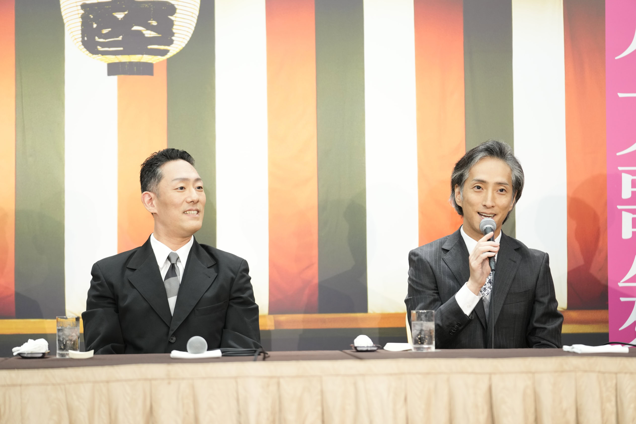 左から、中村勘九郎さん、中村七之助さん