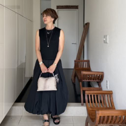 ブラックスカート