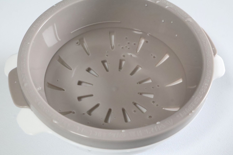 ダイソー 「電子レンジ調理器 半熟たまご風」 ¥110(税込)
