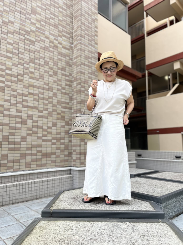 「しまむら」ナロースカート×「GU」ドライウエストタックT