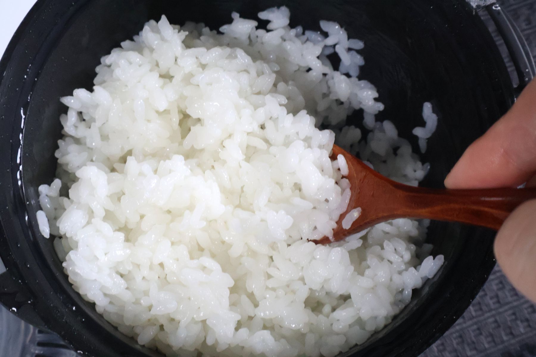 ダイソー　「電子レンジ調理器　ご飯一合炊き」　￥110（税込）