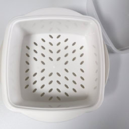ダイソー　「電子レンジ調理器　温野菜」　￥110（税込）