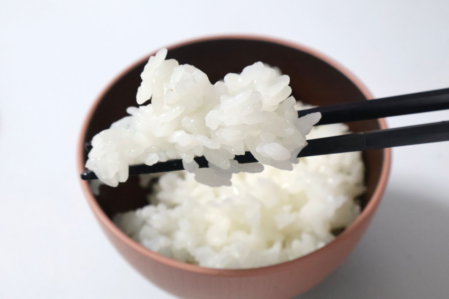 ダイソー　「電子レンジ調理器　ご飯一合炊き」　￥110（税込）で炊いたお米