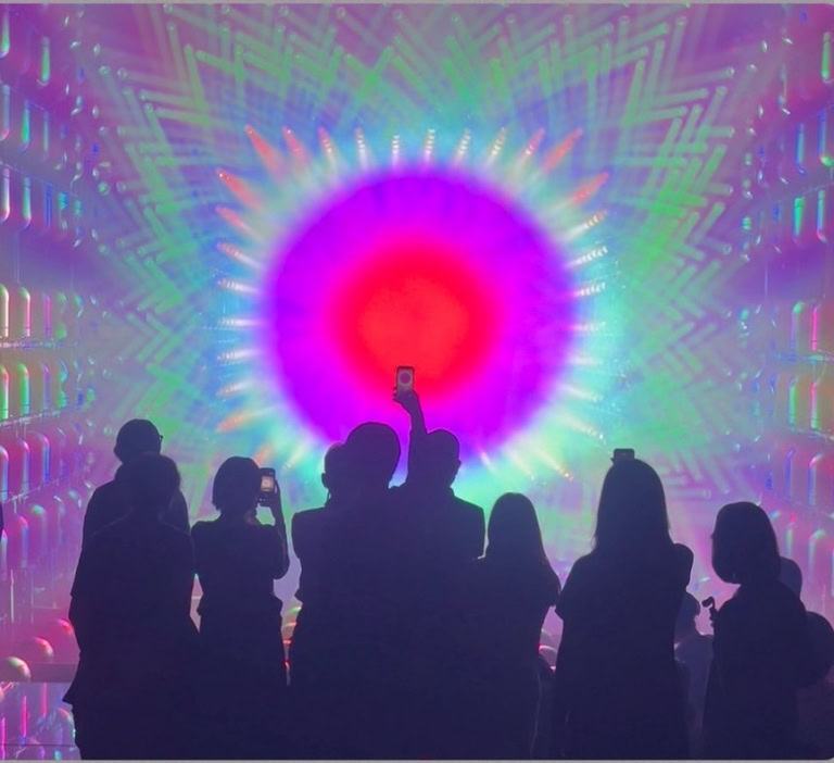 《Chromatic Existence》