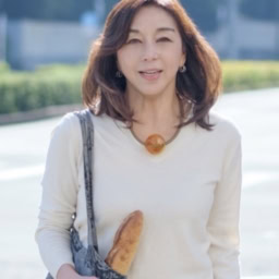 アート巡りとパン屋さんへのお出かけを意識したファッション