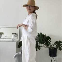 TOMOKO SHINOBEさんのホワイトコーデ