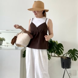 TOMOKO SHINOBEさんのホワイトコーデ