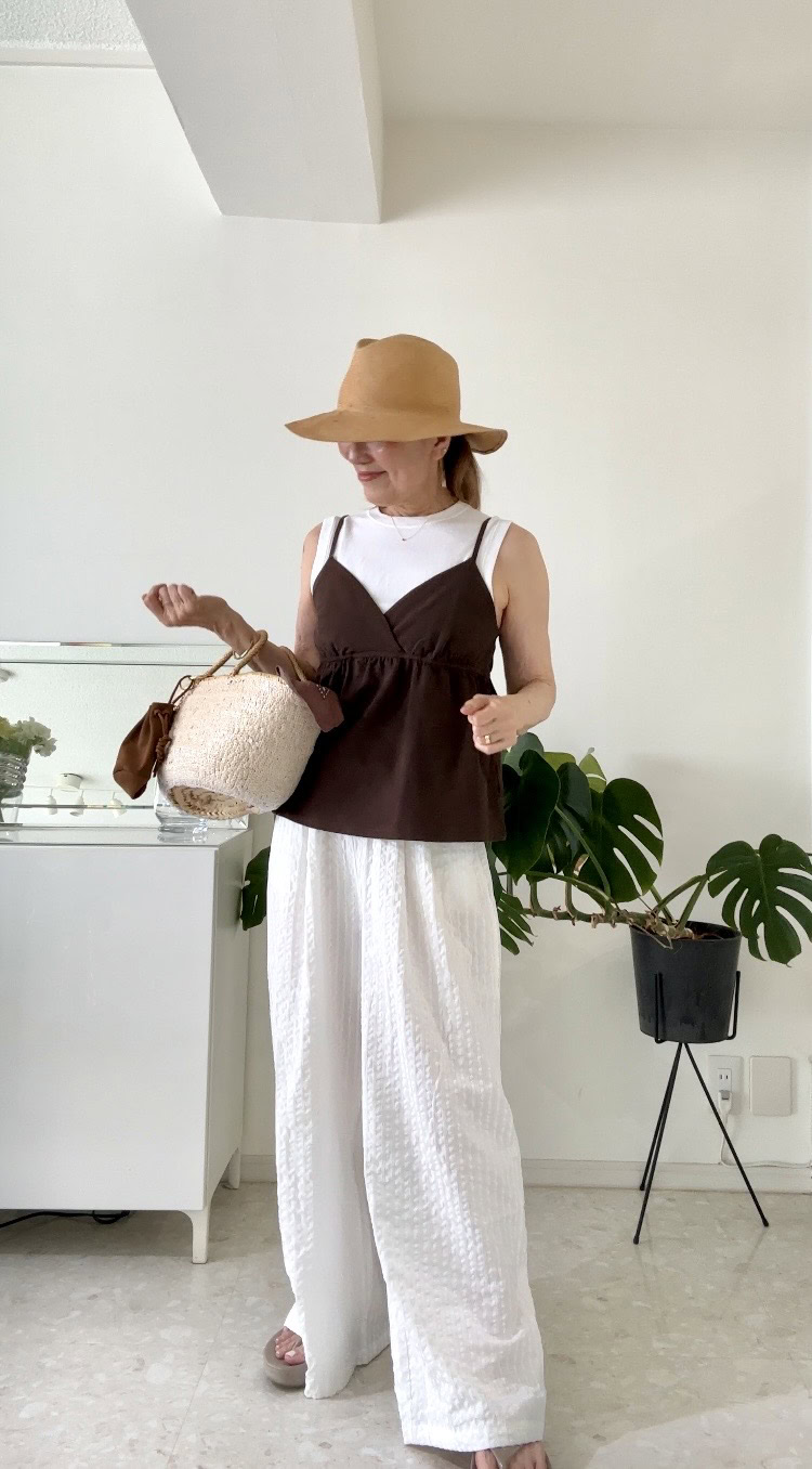 TOMOKO SHINOBEさんのホワイトコーデ