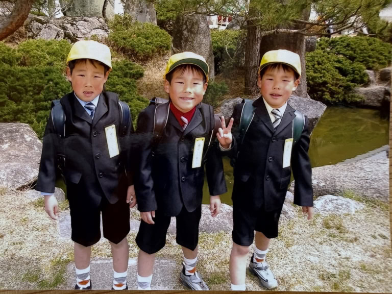 佐藤三兄弟の幼少期