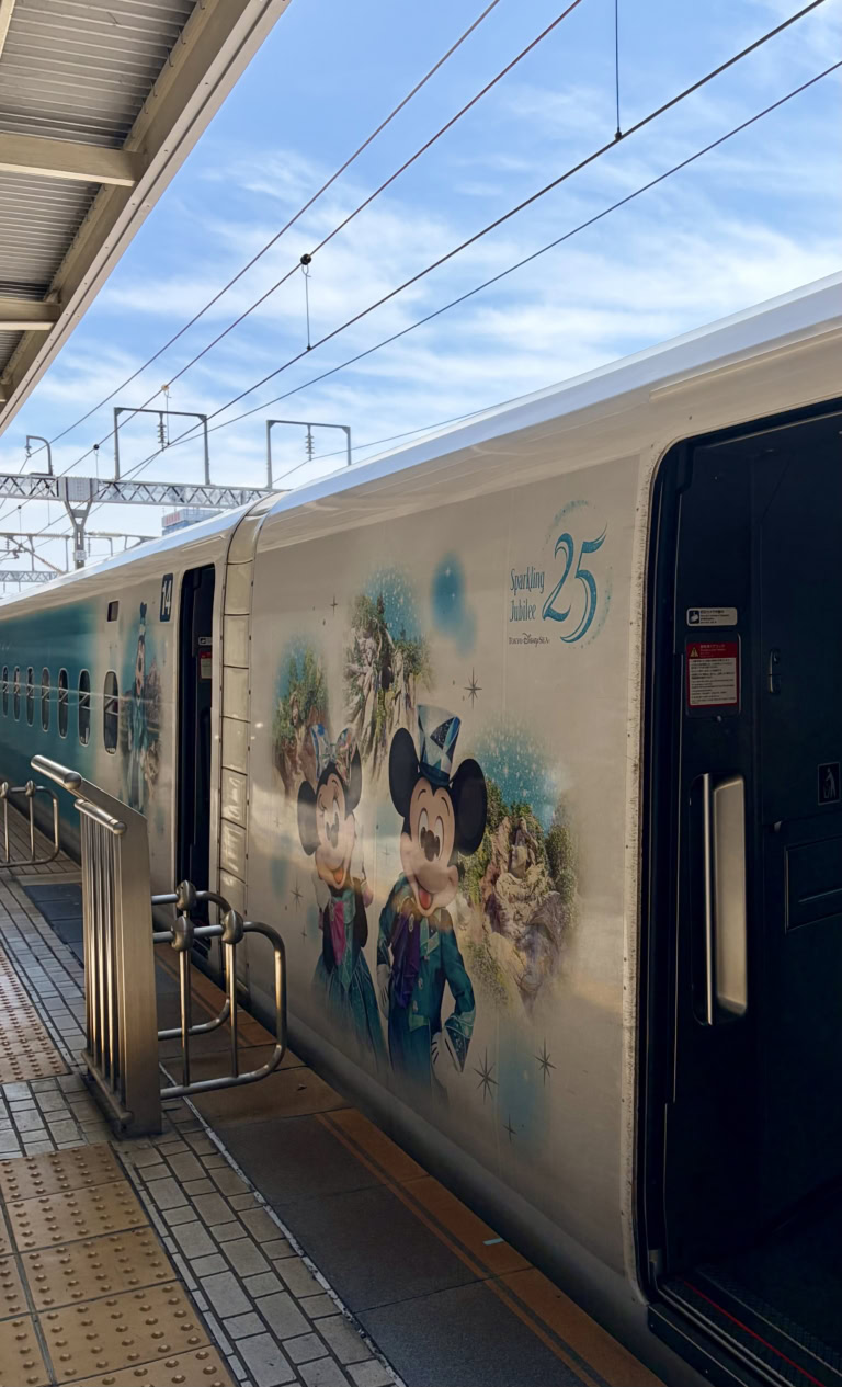 ディズニーのSparkling Dream Shinkansen
