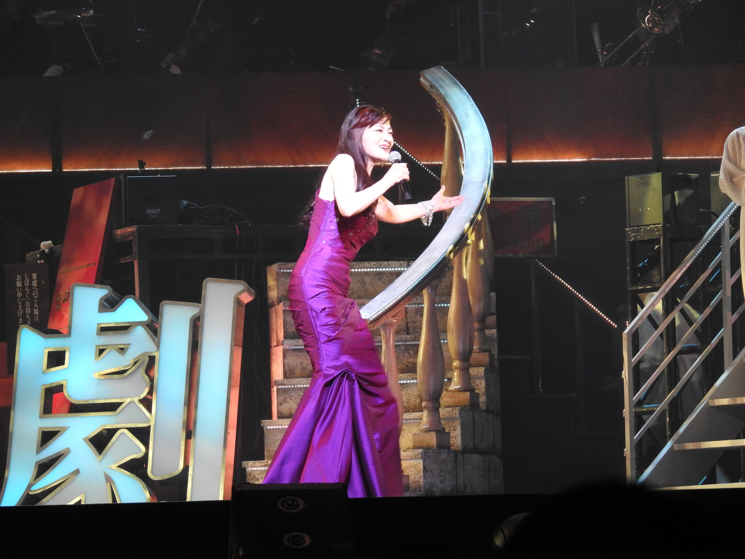 島田歌穂は「レ・ミゼラブル」から「On My Own」を丁寧に歌い、舞台のワンシーンを思い出させる。