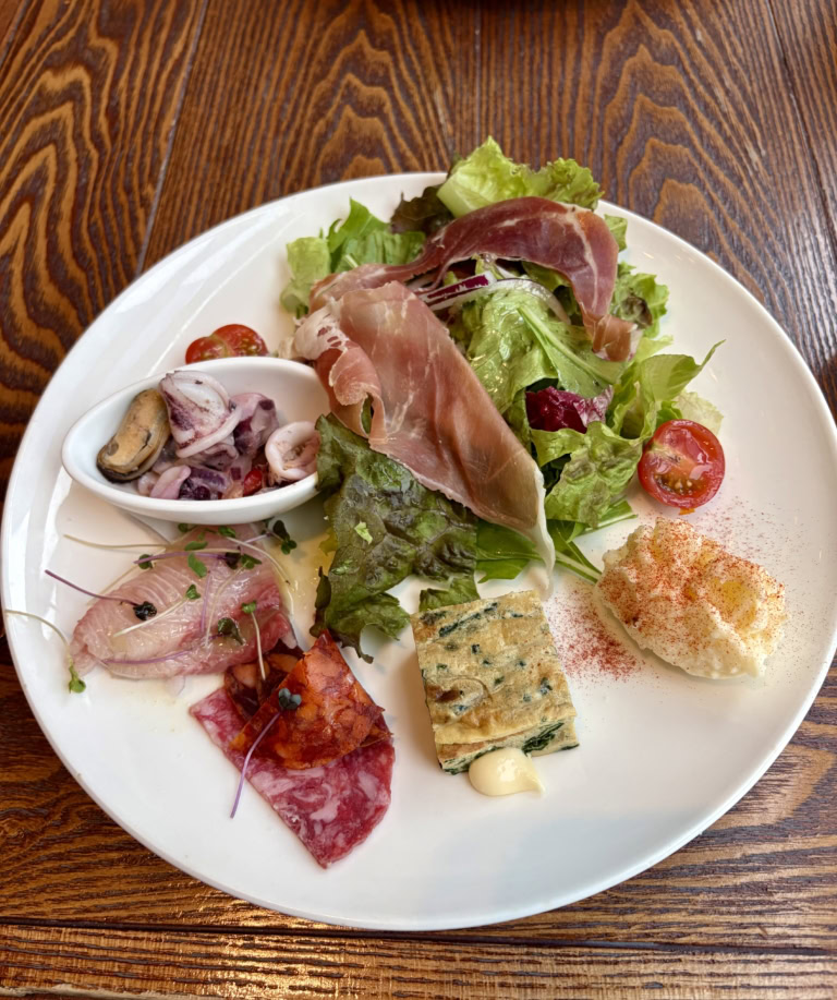 Bar Espanol LA BODEGAでランチ