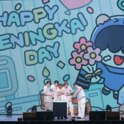 HUENINGKAIの誕生日をサプライズでお祝い