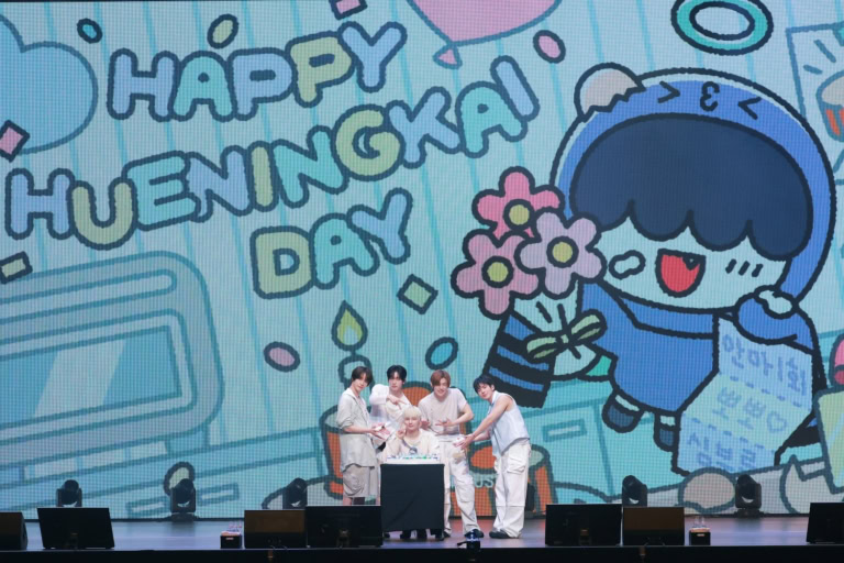 HUENINGKAIの誕生日をサプライズでお祝い