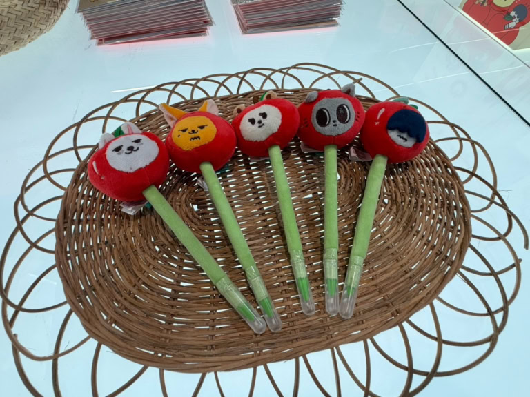 PEN 各¥2,000