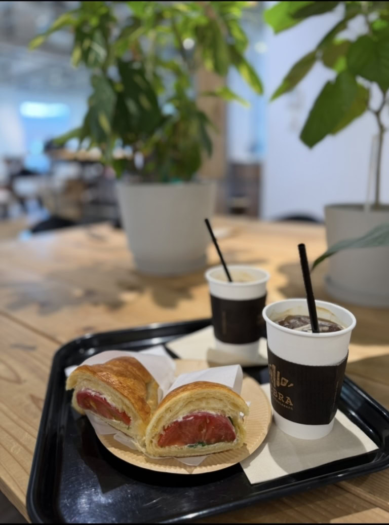 ZEBRA Coffee& Croissant 横浜店