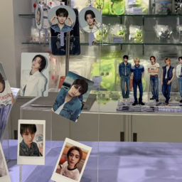 MINI IMAGE PICKET KEYRING (RANDAM) ￥900 PHOTO CARD (RANDAM) ￥600 INSTANT PHOTO CARD(RANDAM) ￥600