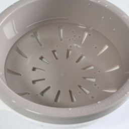 ダイソー　「電子レンジ調理器　半熟たまご風」　￥110