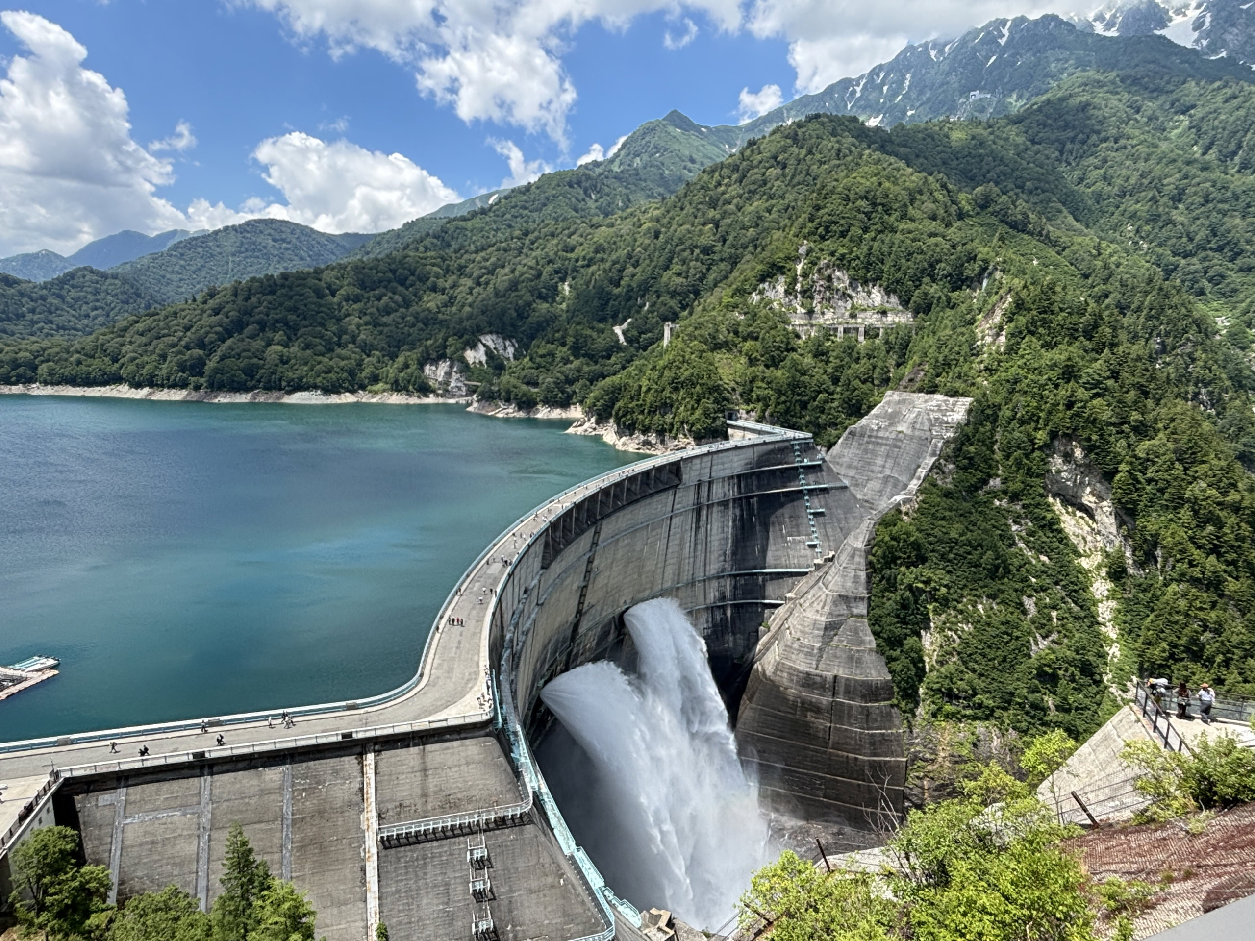立山黒部アルペンルート　黒部ダム