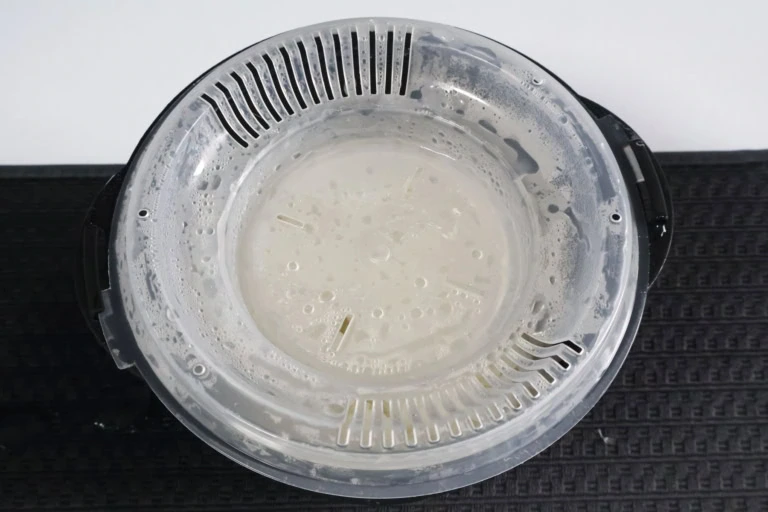 ダイソー 「電子レンジ調理器 ご飯一合炊き」 ¥110