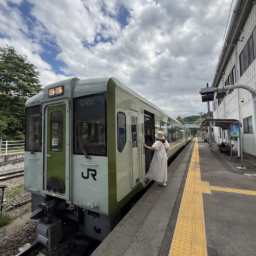 小海駅のホーム。