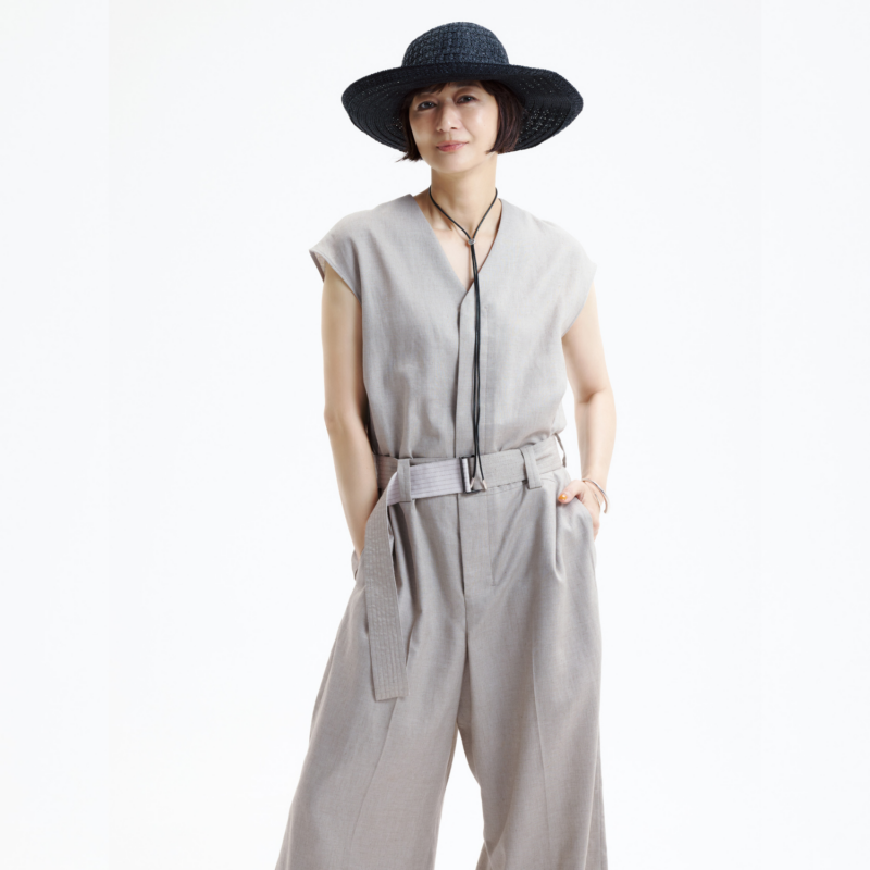 【60代おしゃれ】シンプルな夏服に加える「アクセサリー」人気モデル富岡佳子さんが注目するものは？〈富岡佳子のWhat I Love〉