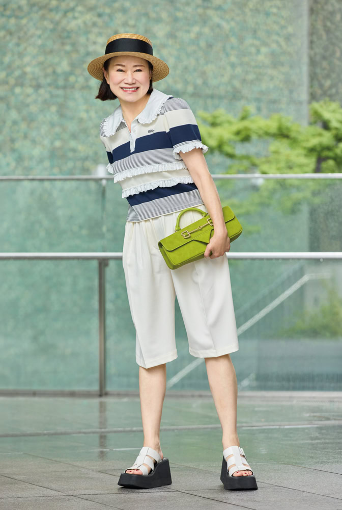 【60代お手本スナップ】残暑のおしゃれの参考に!大人可愛い「ハーフパンツ」コーデが素敵な大阪マダムの着こなし拝見