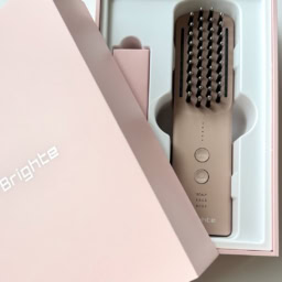 ブラシ型美顔器「ELEKI BRUSH＋」