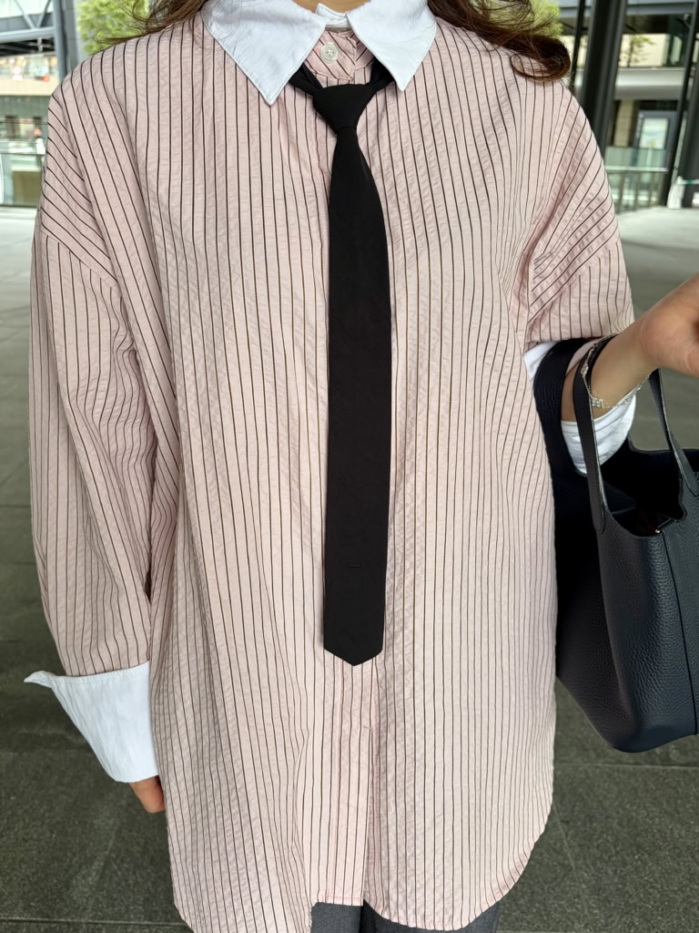 野口さんシャツコーデ