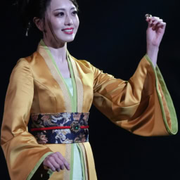 舞台『リア王』　次女リーガン役」：朝月希和さん
