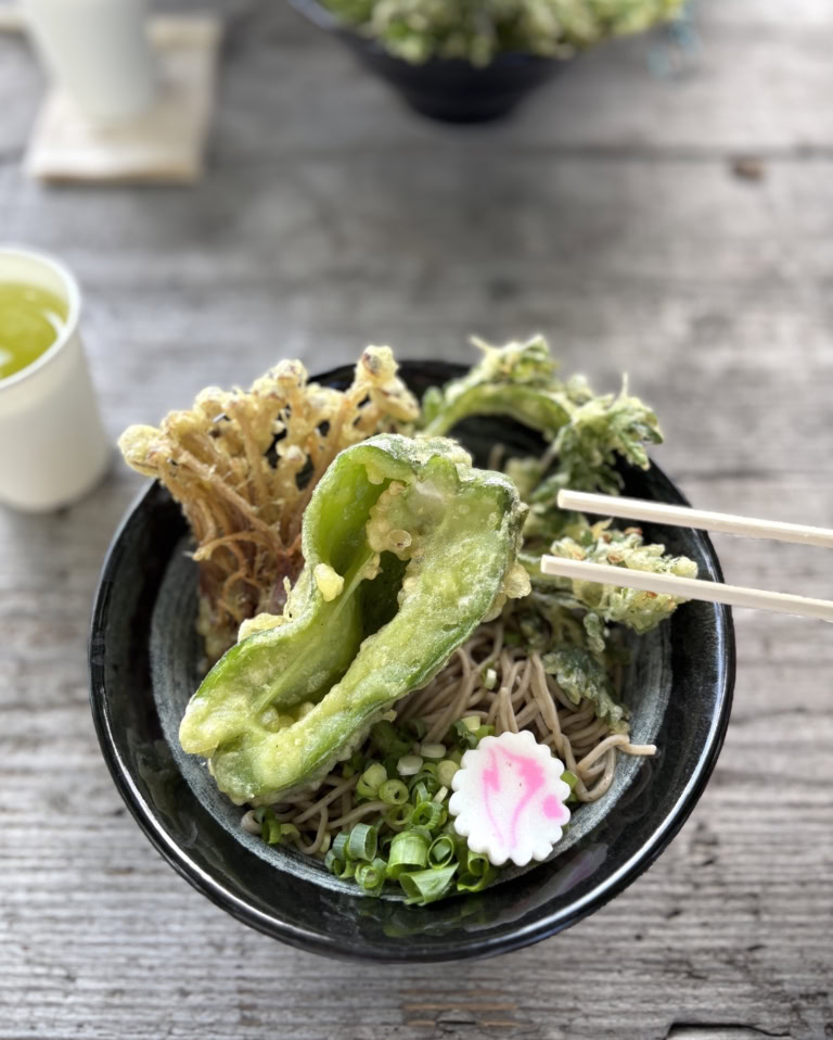 軽井沢コモングラウンズのお蕎麦屋さん『OSOBAR』の食事
