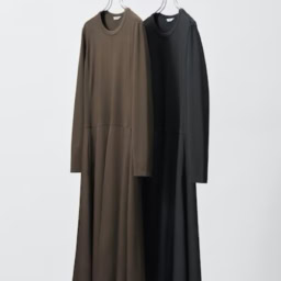 サテンコンビネーションワンピース　￥4,990／ユニクロ ユー