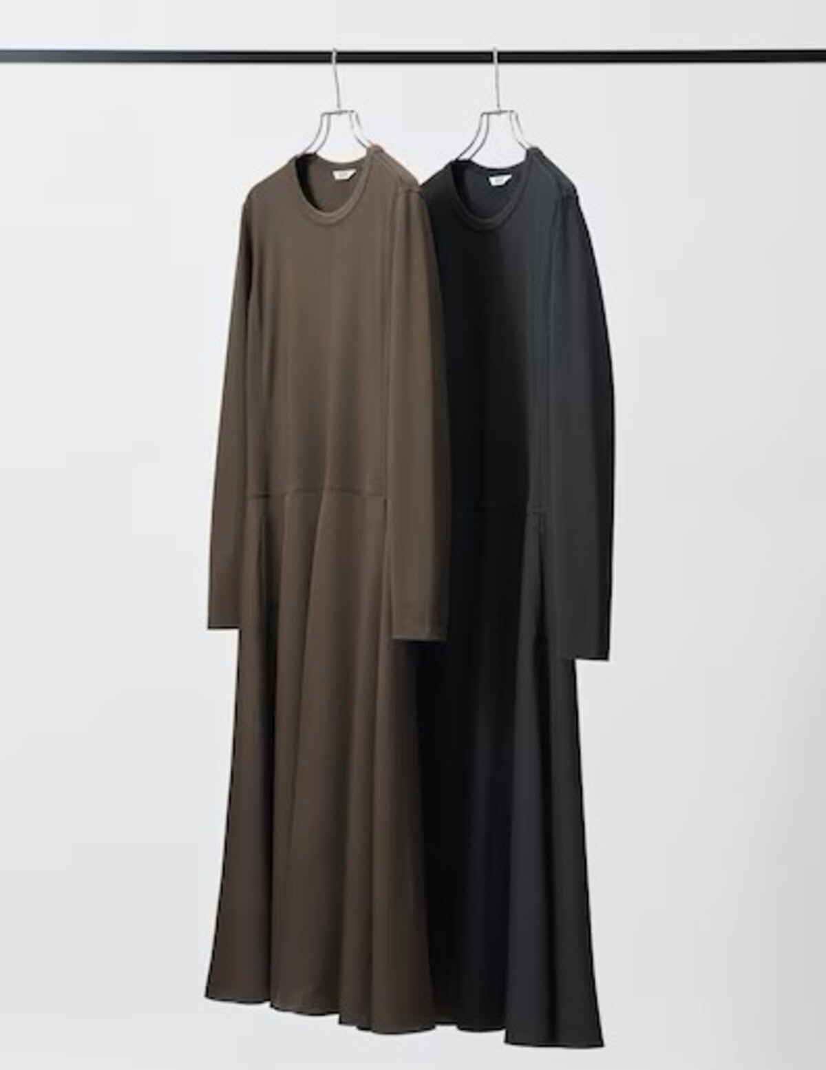 サテンコンビネーションワンピース　￥4,990／ユニクロ ユー