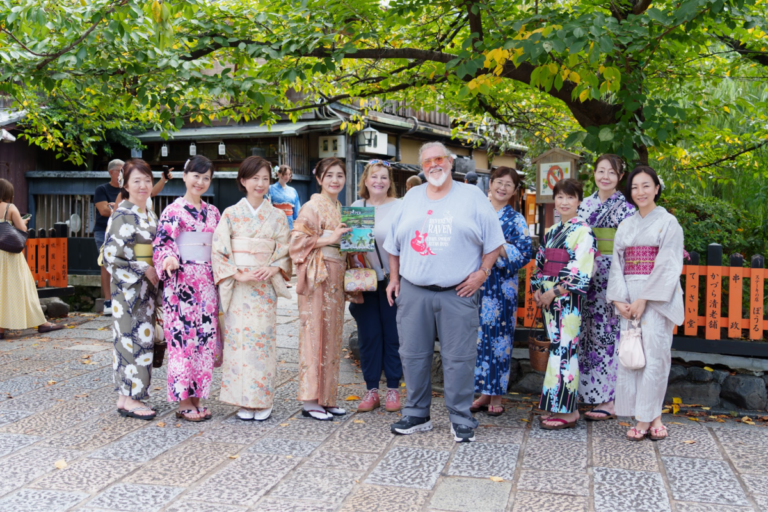世界中を旅されているというご夫妻と。