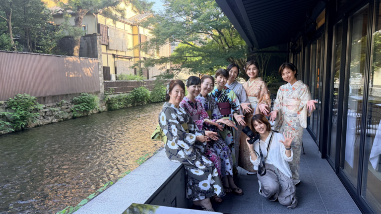 「Jean-Georges at The Shinmonzen」のテラスでカメラマンの方も一緒に