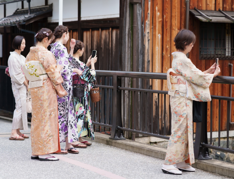 つい撮るのに夢中になりますが、そんな風景も写真に収めてくれます。