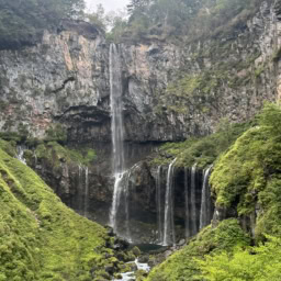 華厳の滝