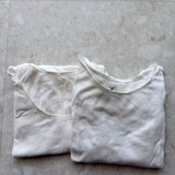 あったか綿 クルーネック長袖Ｔシャツ、Ｕネック八分袖Ｔシャツ 各￥1,490