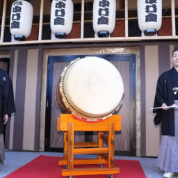 一番太鼓の儀　田中傳左衛門さん、中村勘九郎さん