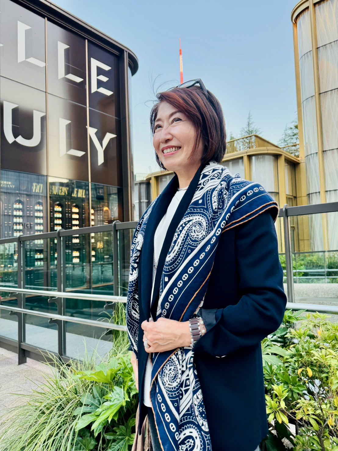 麻布台ヒルズで記念写真