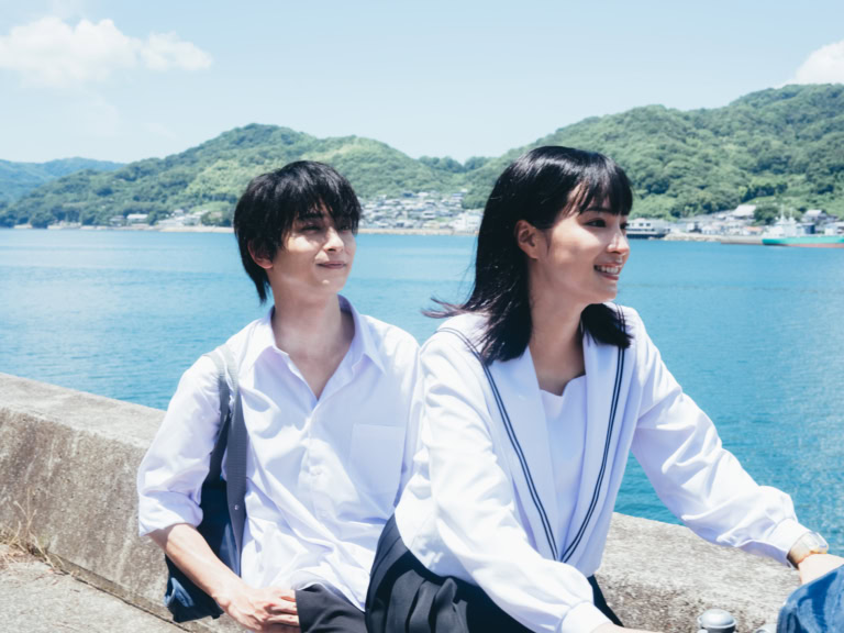 映画『汝、星のごとく』より高校生時代の櫂(横浜流星)と暁海(広瀬すず)