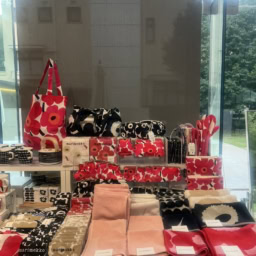 「マリメッコ展 模様のちから Marimekko: Art of Printmaking -Beauty, Dream, Love」東京都庭園美術館　ミュージアムショップ