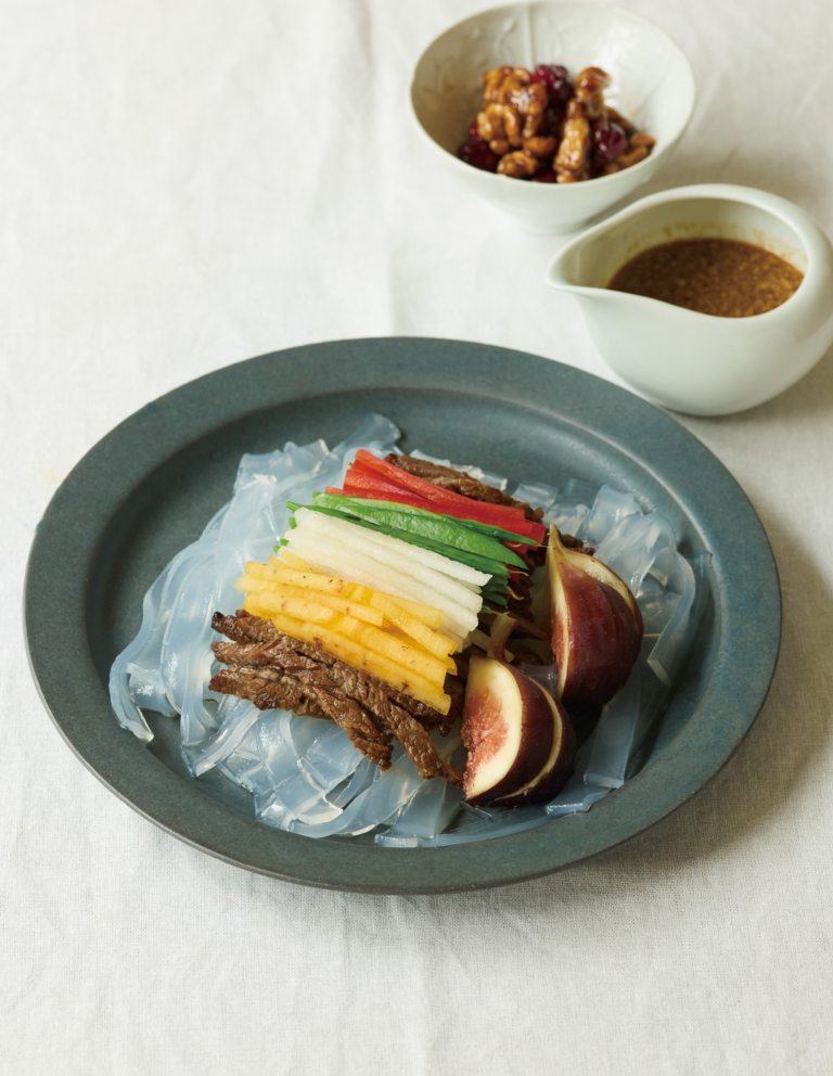 軽やかな葛切りで作る上質な韓国料理 「タンピョンチェ」