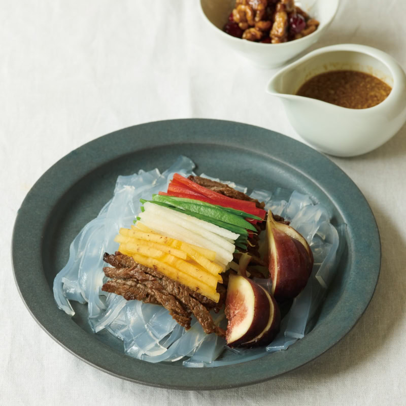 【本場韓国料理】さっぱりつるんと食べられる葛切りで作る「タンピョンチェ」のレシピをご紹介【李家の日々ごはん】