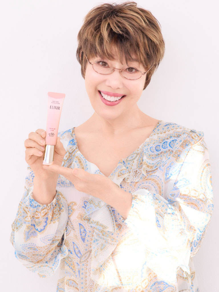 近所ではノーメイクでサンバイザー派の平野レミさんが「これいい!」とハマった トーンアップも叶えるUV乳液